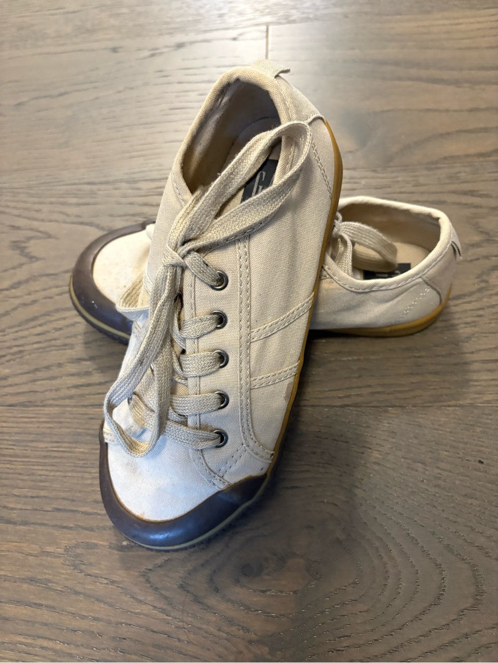 Gap beige boys runners sz 3 EUC o my worn 2-4 times wet $89
